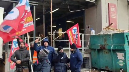 Sciopero dei lavoratori BRT, la protesta dei magazzinieri a Trento