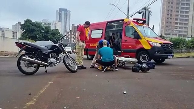 Colisão entre três veículos deixa duas pessoas feridas na Rua Pio XII