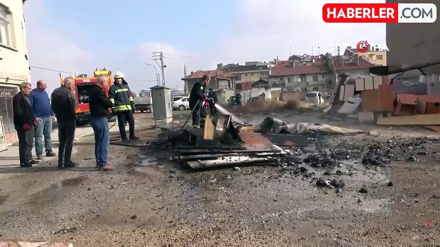 Kiracı Kira Ödemediği Evdeki Eşyalarını Ateşe Verdi