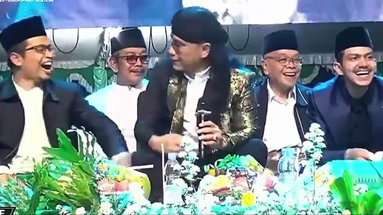 Lebih Mulia Jualan Es Teh Daripada Jualan Agama