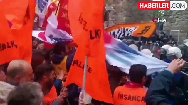 1 Mayıs'ta Terör Propagandası İddiasıyla Yargılanan 17 Sanık Beraat Etti