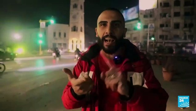 Rebeldes sirios se acercan a Homs en su camino hacia Damasco