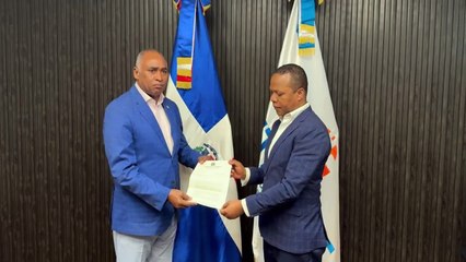 Senador Julito Fulcar impulsa instalación de oficina del INTRANT en Peravia