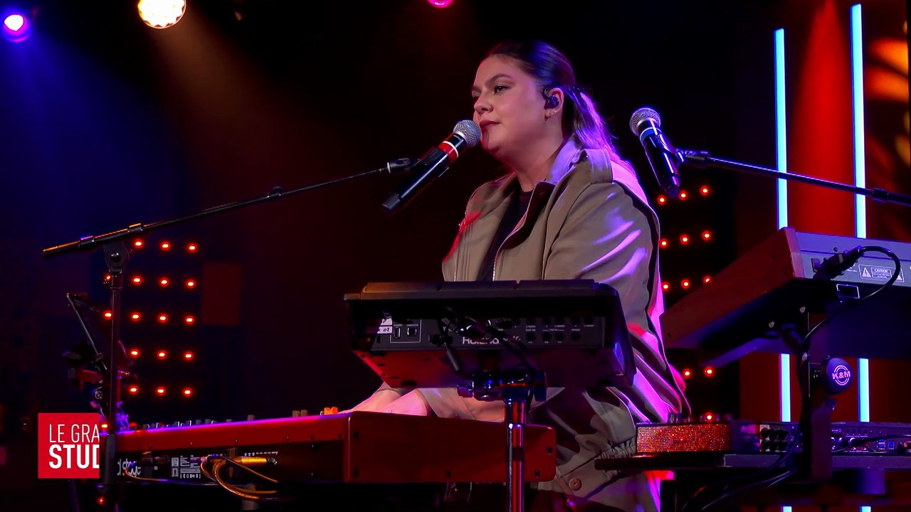 Louane - La pluie (Live) - Le Grand Studio RTL