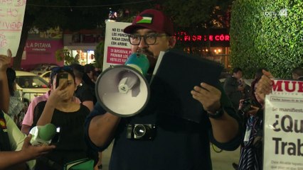 Con performance en la FIL, colectivos instalan "casa huevito" para evidenciar crisis de vivienda