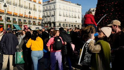 La marabunta de visitantes en el centro de Madrid por el Puente de la Constitución