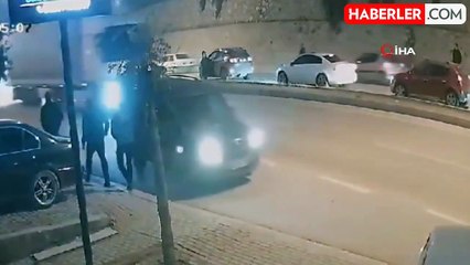 Kontrolden Çıkan Motosiklet Sürücüsü Ayağa Kalkıp Yoluna Devam Etti