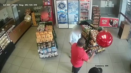 Golpista se passa por funcionário de banco, troca cartão de idoso e faz empréstimo de R$ 9 mil