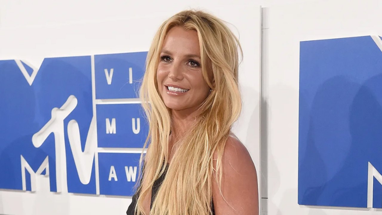 Britney Spears Is Not Moving to Mexico | THR News Video