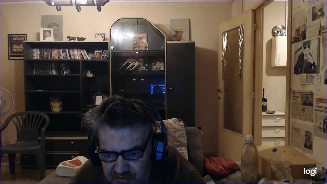 56 ANS  QUEL  VIEUX SCHNOK JE RALE DEJA SUR LA PAUVRE  DIANA MDR