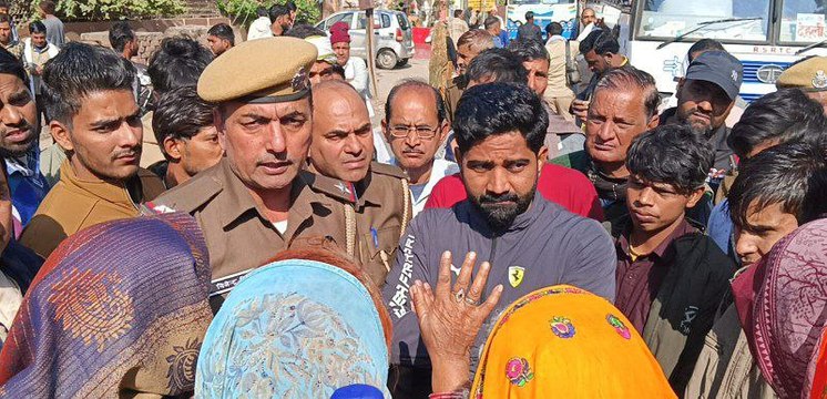 पानी की समस्या को लेकर वार्ड 19 की महिलाओं ने लगाया जाम, देखें वीडियो