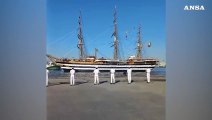 L'Amerigo Vespucci arriva al porto di Karachi in Pakistan