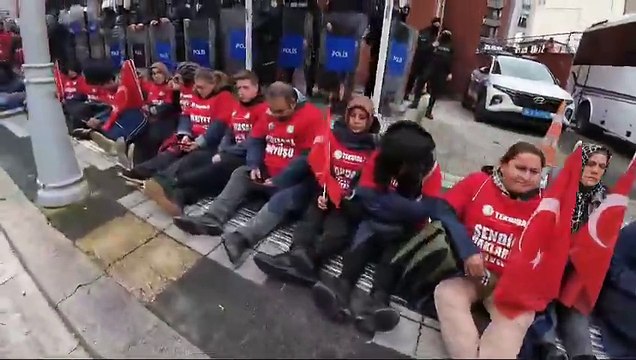 Ankara'ya yürümek isteyen Polonez işçileri tekrar ablukaya alındı: Yol açılana kadar açlık grevindeyiz