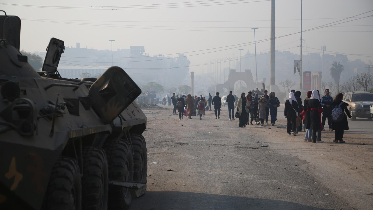 Los rebeldes sirios toman Hama y avanzan hacia Homs