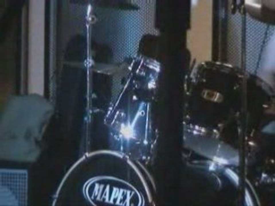 Solo de bateria + Presentacion del grupo + Hora del Te.1