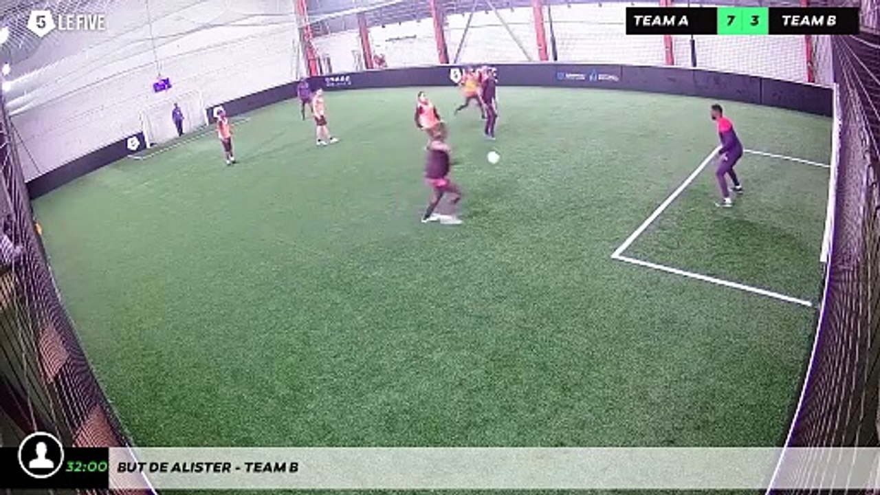 But de Alister - Team B