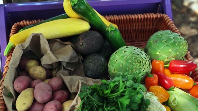 4 Foods You Can Eat When You Feel Hungry Before Bed and What Are Their Effects