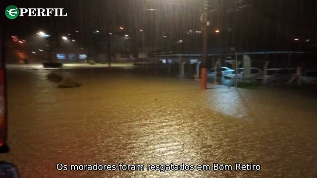Nubank surpreende clientes com 10 GB grátis; paciente luta contra amputação e pessoas são resgatadas de alagamentos em SC