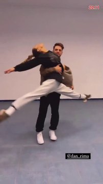 Flavia Mihasan - 19-22.11.2022\Reel vechi, Villa Lafayette (23.10),Antonio Pavăl.\La cinema.Colors Experience.\Curtea Bisericii Mântuleasa,ploaie,plozi.\Repetiţii Mamma Mia!.\La Măruţă,cu Alina.\Hotel,filmări,Alina,Cristiana Nuţă.Seara,în parc.