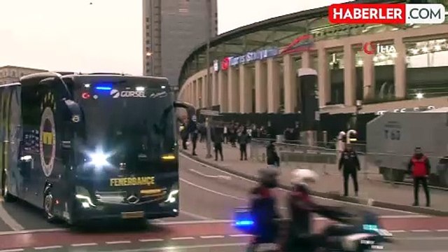 Fenerbahçe, Tüpraş Stadyumu'na Ulaştı