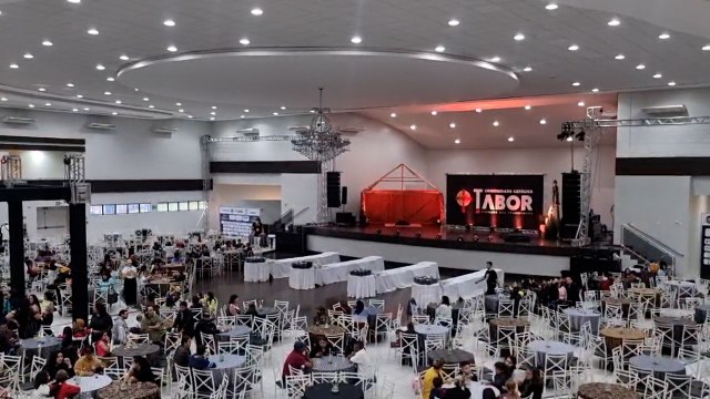 Ação de solidariedade: Comunidade Tabor oferece ceia para famílias carentes