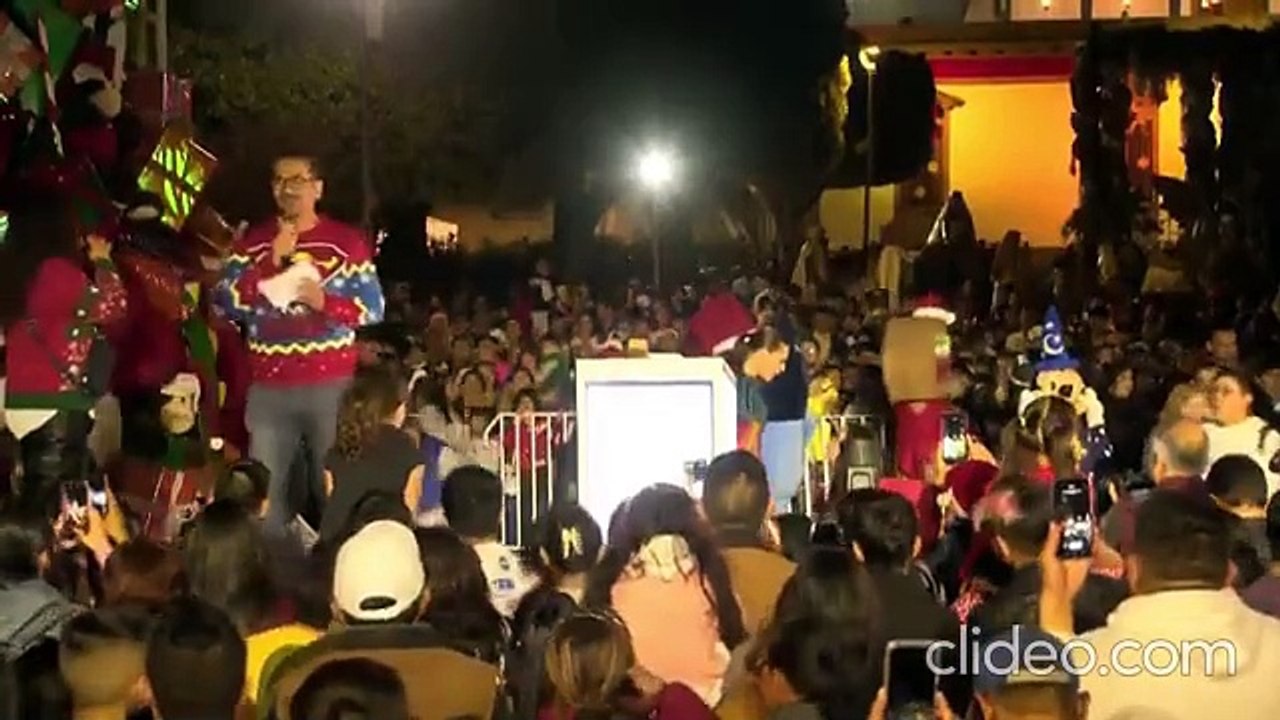 Con encendido de árbol de navidad monumental, inicia Villa Navideña en #Irapuato