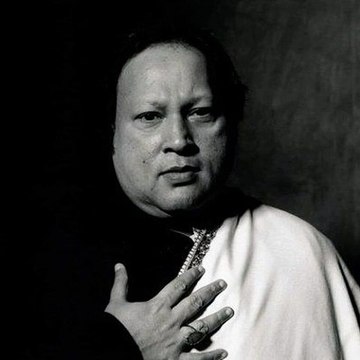 Kinna Sohna Tenu Rabb Ne Banaya || Remix | Ustad Nusrat Fateh Ali Khan