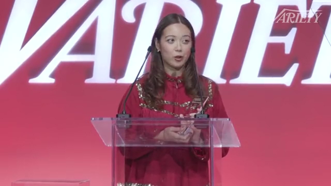 Laufey Accepts the Crossover of the Year Award  | Variety Hitmakers