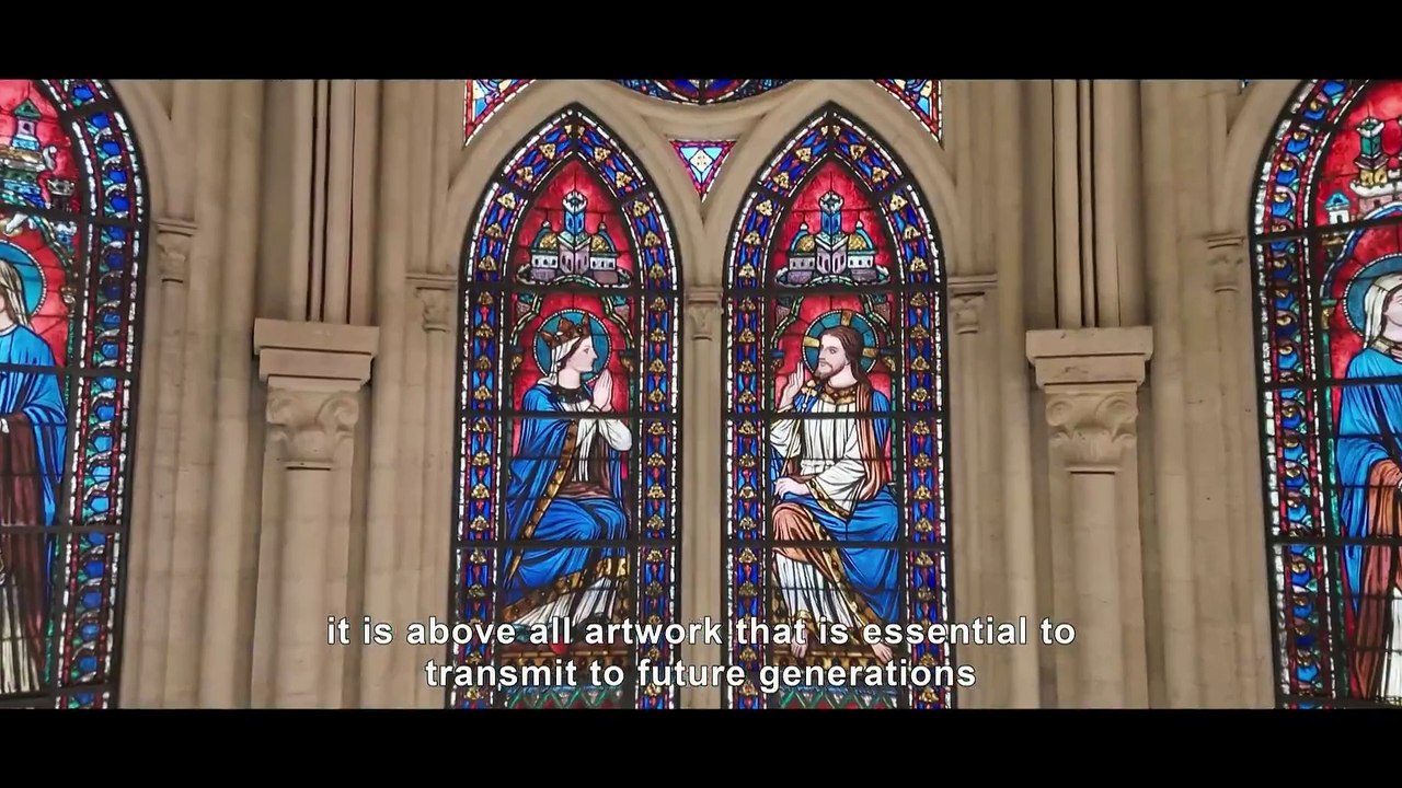 La reconstruction de Paris en moins de 10 minutes : "Ensemble nous avons rebâti Notre-Dame. Cœur de Paris. Âme de la France. Joyau de l’humanité".