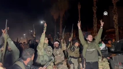 Rejim karşıtı silahlı gruplar, Humus kent merkezine hakim oldu