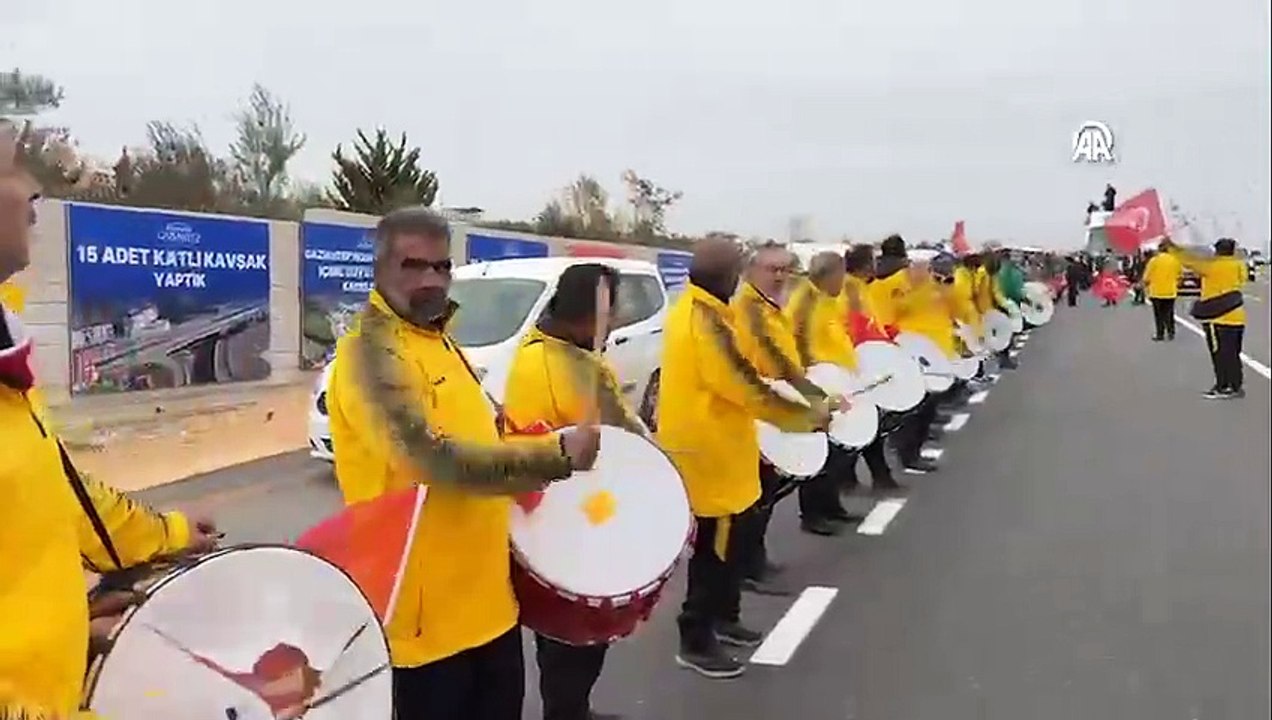 Erdoğan'ın depremzede aileye ziyaretinde duygusal anlar