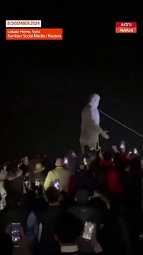 Situasi di Homs: Penduduk Jatuhkan Patung Hafez Al-Assad Sempena Pembebasan Syria daripada Rejim Bashar Al-Assad