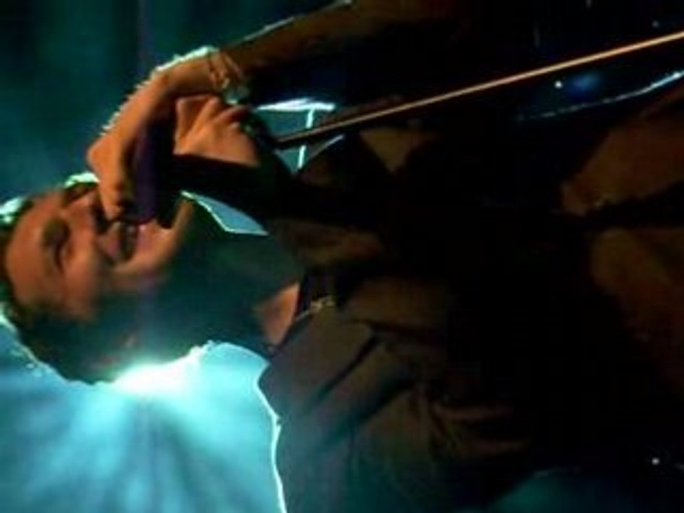 AaRON - U TURN (Lili) partie 2 (Live Avignon) [25.04.08]