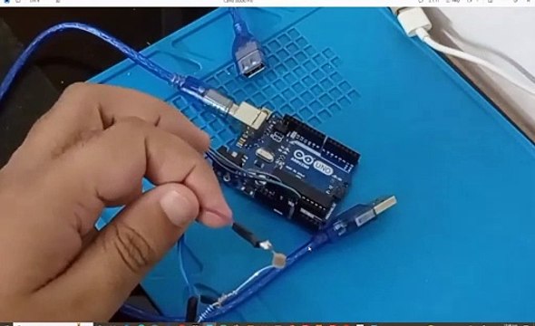 Light Dependent Resistor ( LDR ) with Arduino UNO.