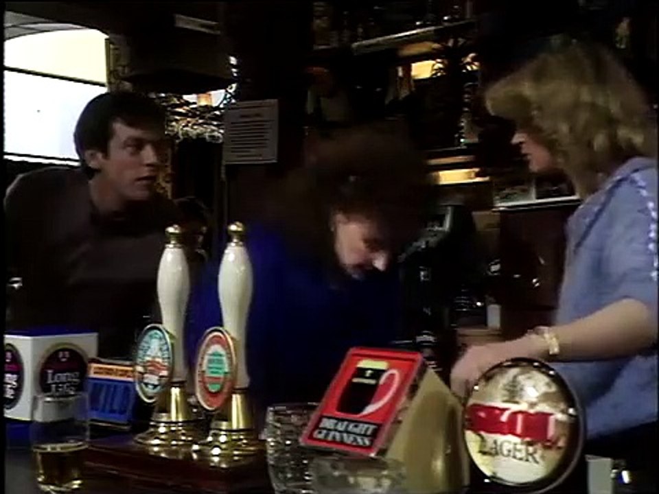 classic Eastenders S01E12 Scorched Silk and Other Delights (28 March 1985)
