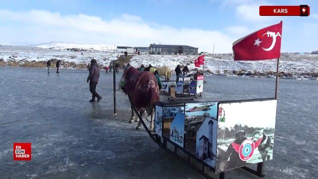 Kars Çıldır Gölü'nde dörtnala atlı kızak keyfi
