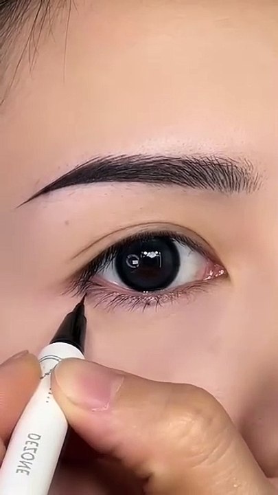 eye makeup tutorial - eyeliner eyeshadow - #makeup #shorts