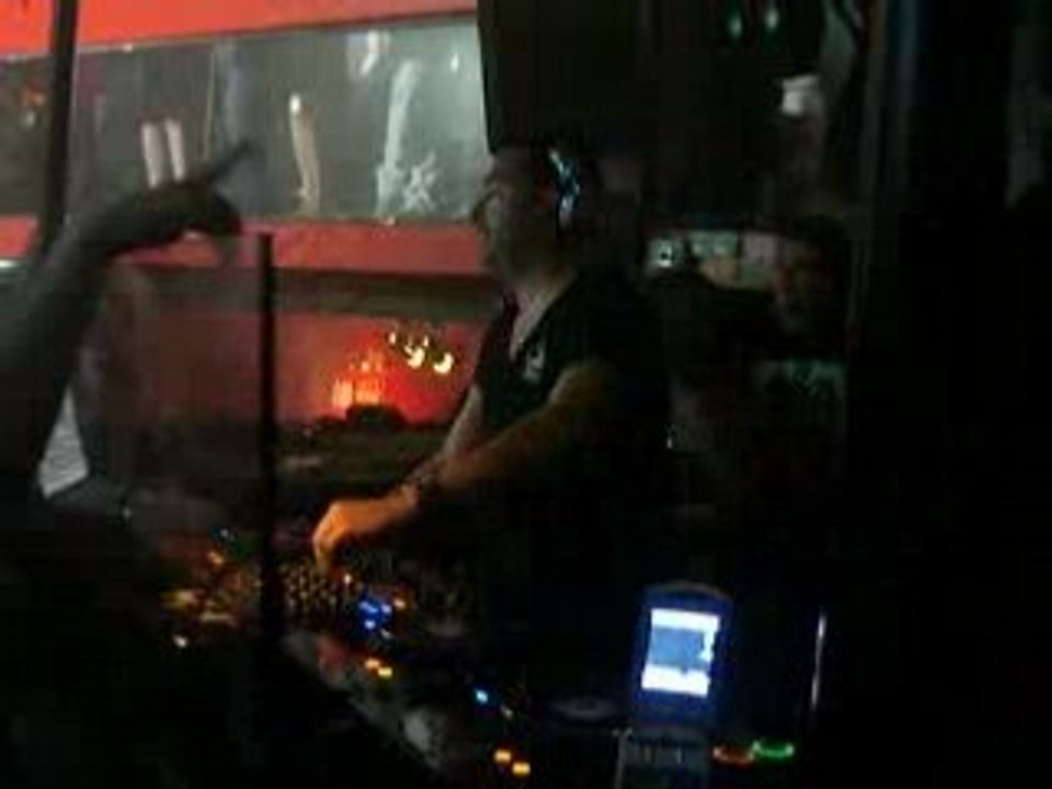 Laurent Wolf - no stress (live)