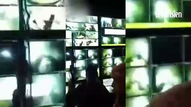 « La Syrie est libre ! » Des rebelles syriens et des prisonniers chantent à la prison de Saidnaya