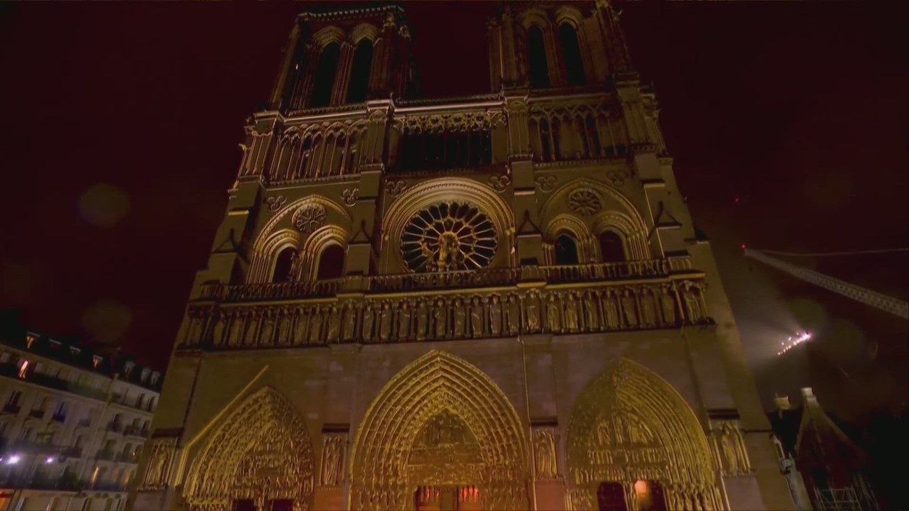 Notre Dame abre de nuevo sus puertas tras cinco años de restauración con una ceremonia homenaje