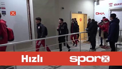 Barış Alper, stadyumdan böyle ayrıldı