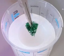 Egg-cellent Christmas DIY decoration!