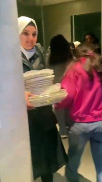 Syrie : Des habitants de Damas pénètrent dans la résidence de Bachar Al Assad