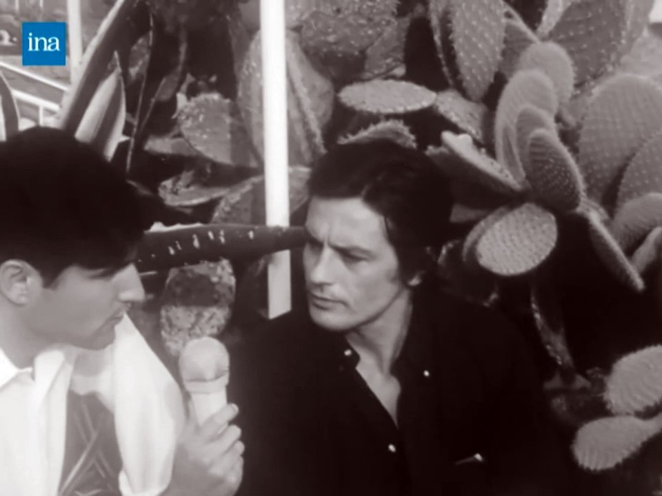 Alain Delon - Arrivée de Romy Schneider à l'aéroport de Nice