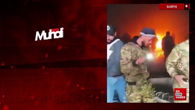 Muhalifler Hafız Esad'ın anıt mezarını ateşe verdi