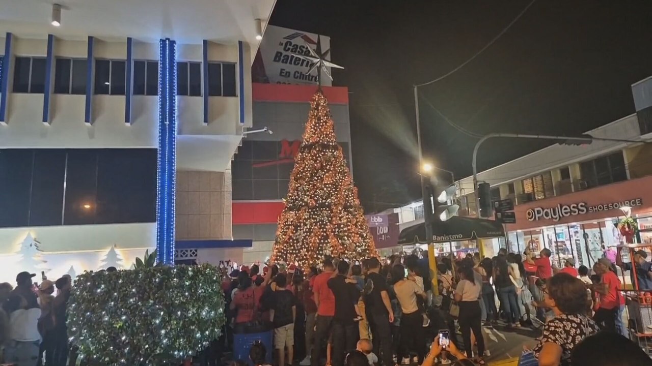 Chitré dio inicio a las festividades navideñas con el encendido del árbol