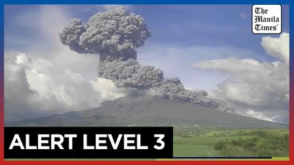 Kanlaon volcano erupts