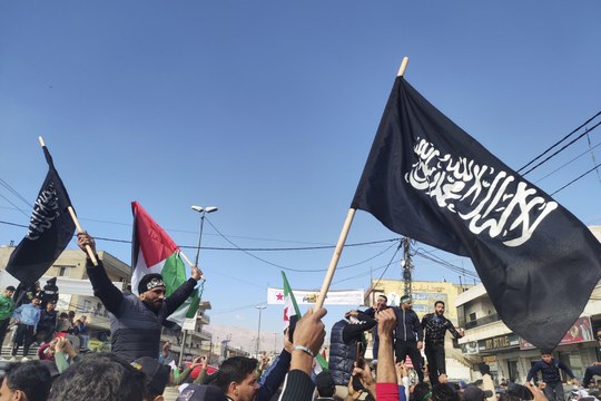 Cientos de personas celebran en Madrid la caída de la dinastía Asad