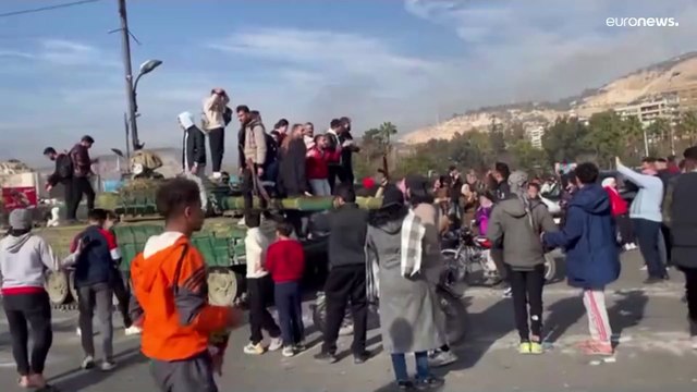 ماذا بعد الأسد.. إسرائيل تتوسع ومجلس الأمن يعقد اجتماعًا طارئًا وعلم الثورة يُرفع في موسكو