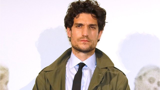 GALA VIDEO - Louis Garrel en proie à “un trac maladif” sur scène : le compagnon de Laetitia Casta se confie